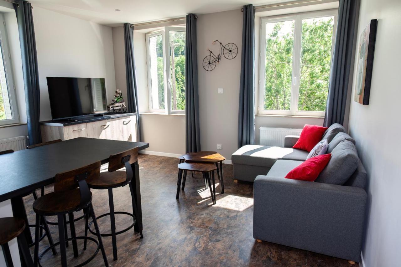 La Batisse L'Arbre Beige Daire Le Petit-Abergement Dış mekan fotoğraf